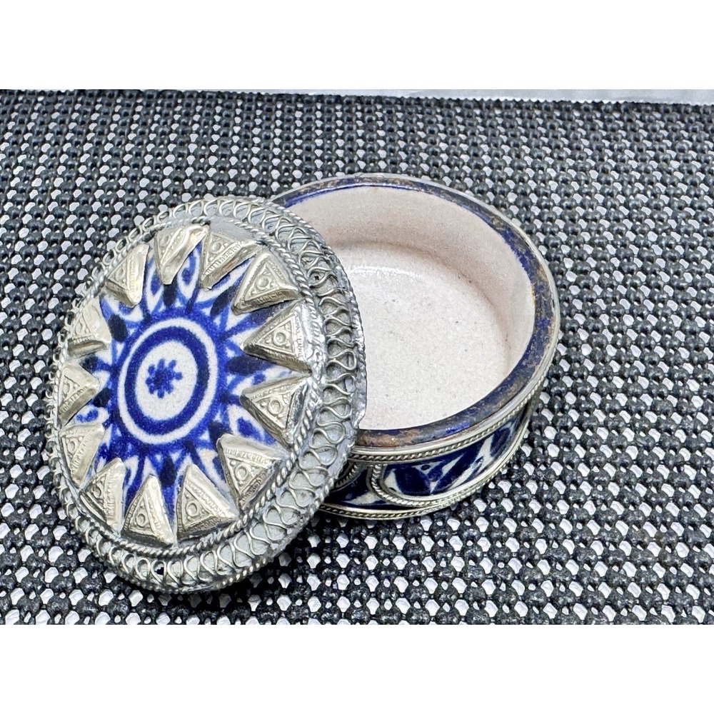Vtg Moroccan Ceramic Filigree Jewelry Box Fes Ach Blue White Trinket Snuff Box